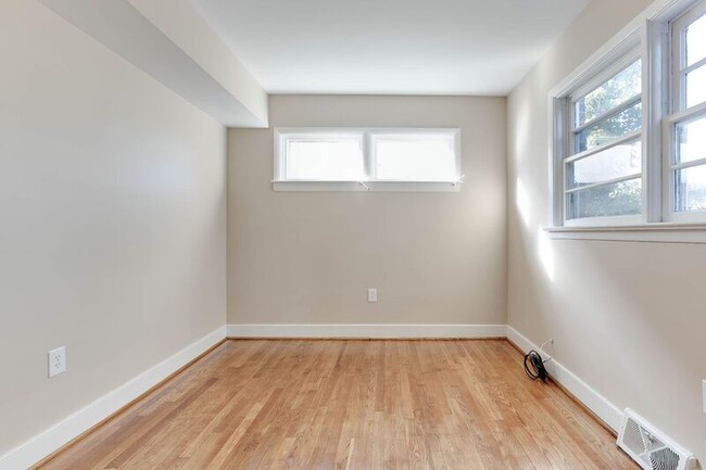 Building Photo - 4820 Chamberlayne Ave
