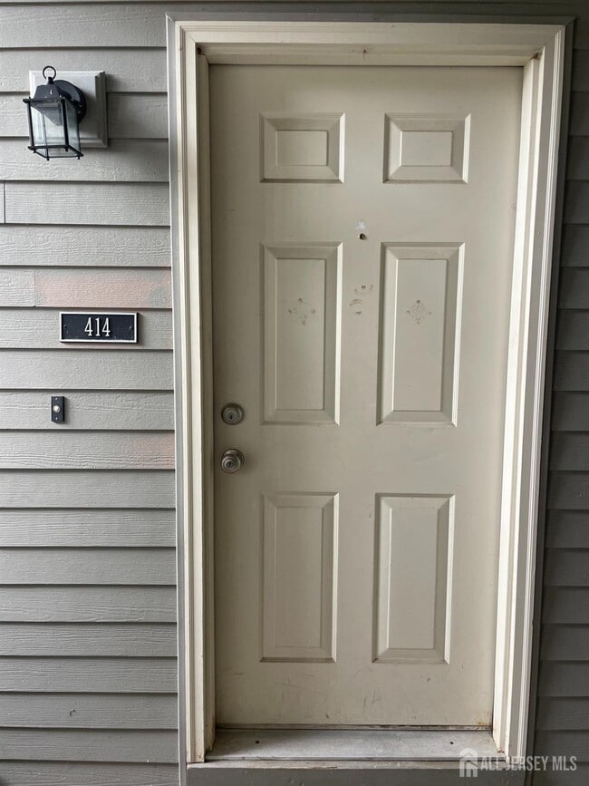 Building Photo - 414 Ravens Crest Dr