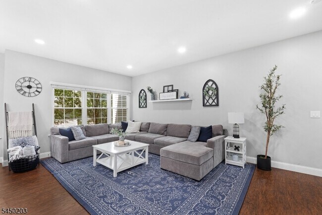 Building Photo - 2202 Yardley Pl
