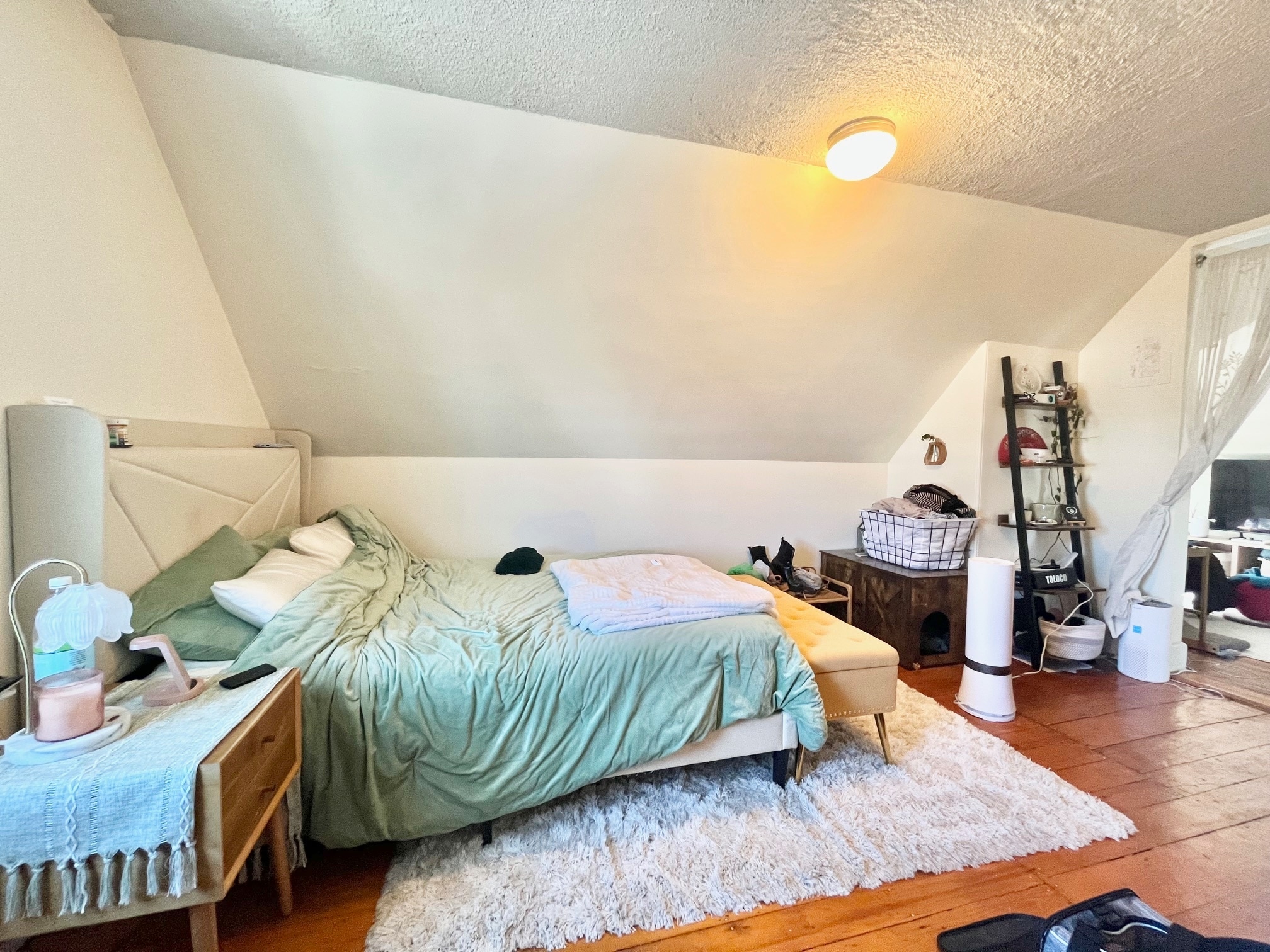 Building Photo - 105 Day St