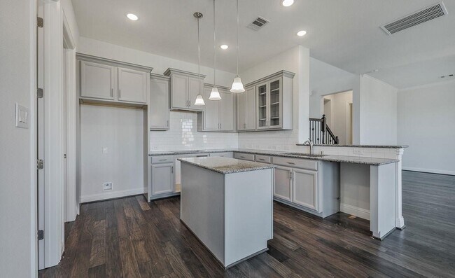 Building Photo - 3802 W Vicksburg Estates Dr