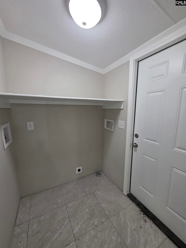 Building Photo - 714 Windy Rd