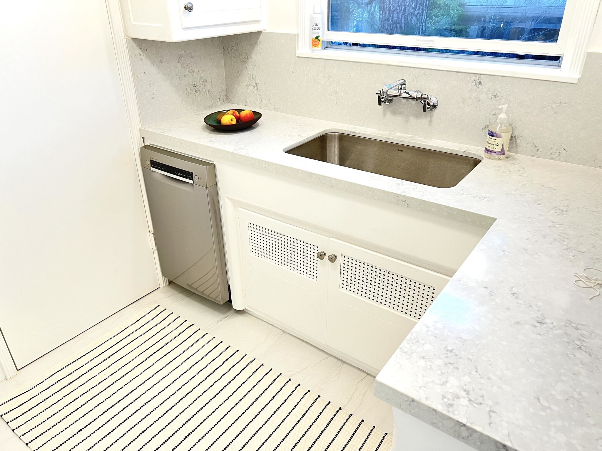 New countertops, dishwasher, sink and floor! - 1131 Bay Street