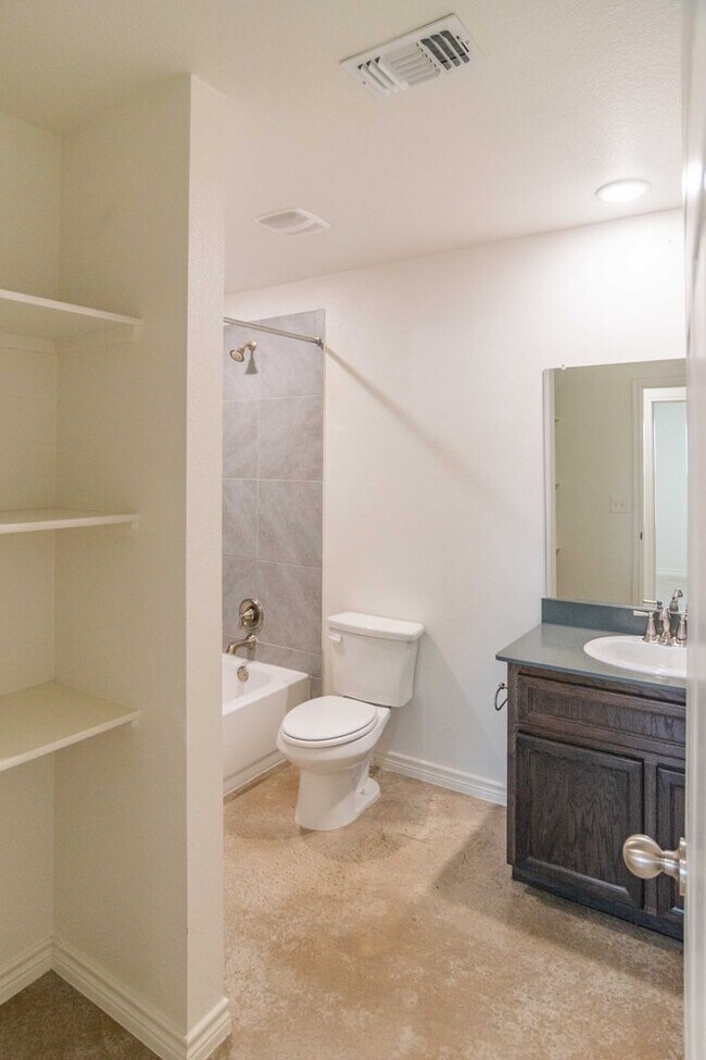 Building Photo - P2-2306 Duntov Drive Temple, TX 76504