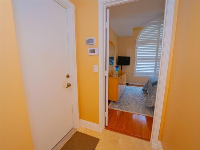 Building Photo - 20107 Ocean Key Dr