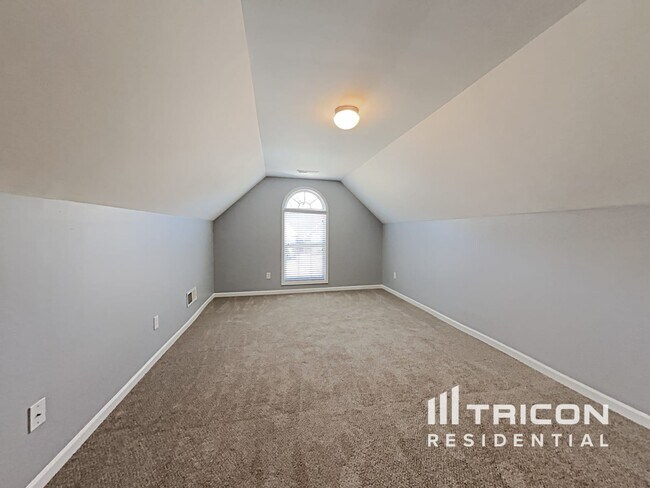 Building Photo - 247 Lantana Dr
