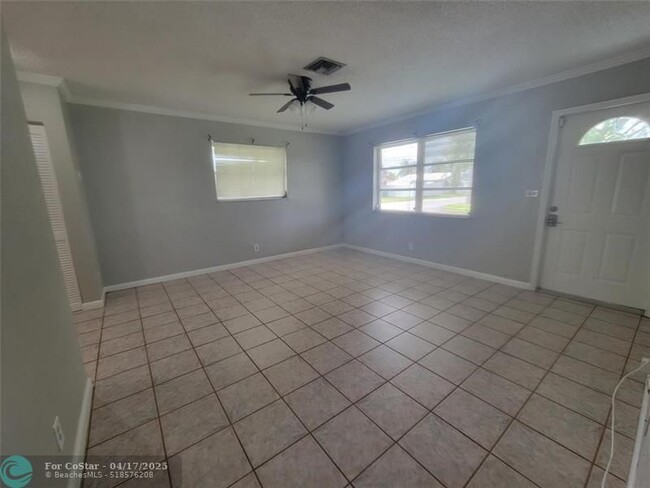 Building Photo - 2634 NW 51st Pl