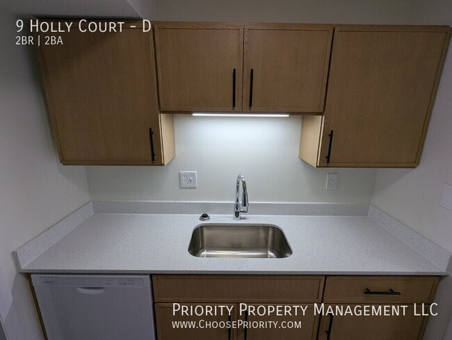 Building Photo - 9 Holly Ct