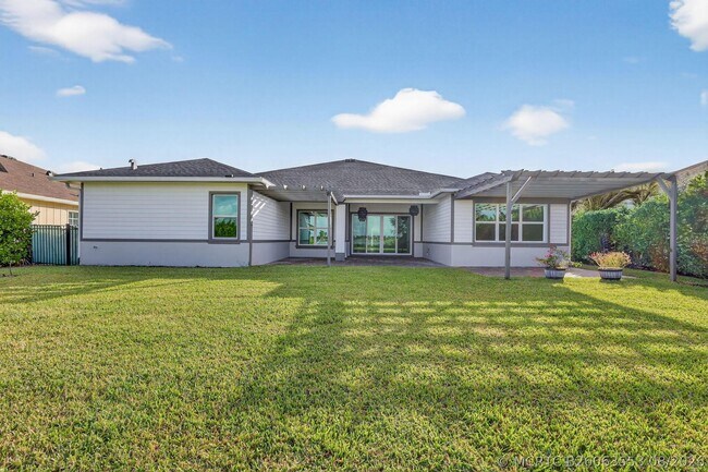 Building Photo - 799 Hookline Cir
