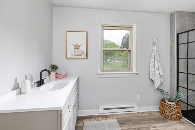 Building Photo - 10511 Lunswood Rd