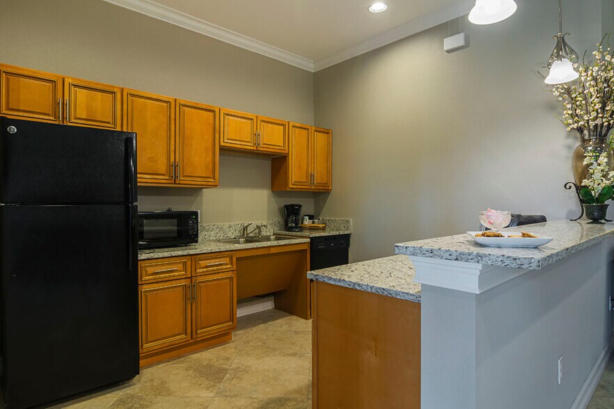 Building Photo - The Pointe at Merritt Street