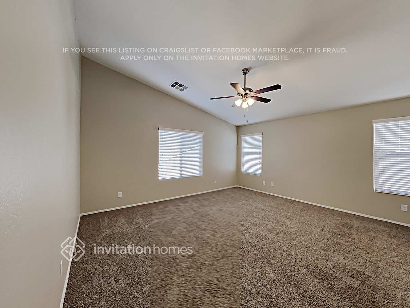 Building Photo - 32634 N Cherry Creek Rd