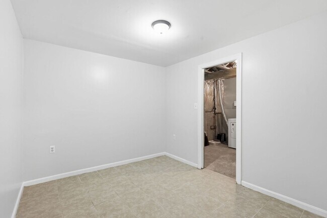 Building Photo - Welcome to this stunning end residence perfectly positioned in a highly desirable setting.