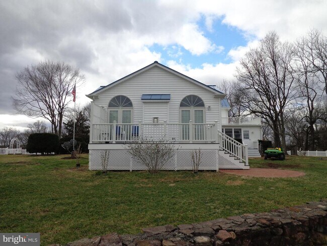 Building Photo - 5590 Old Farm Ln