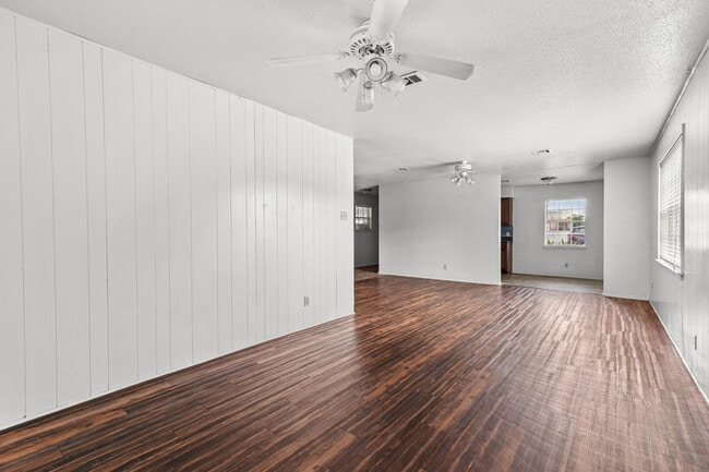 Building Photo - 1409 Paseo Del Oro