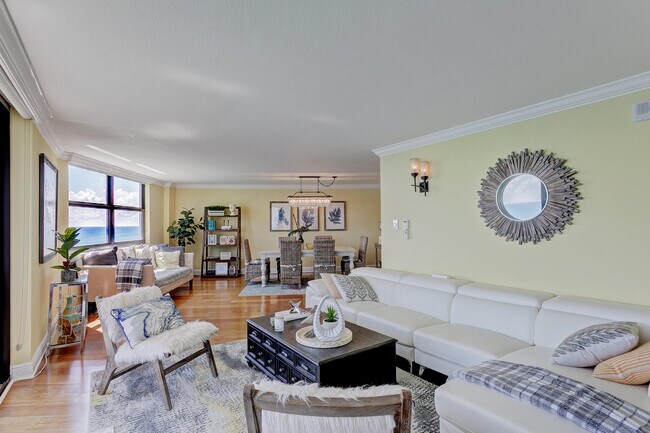 Building Photo - 5420 N Ocean Dr