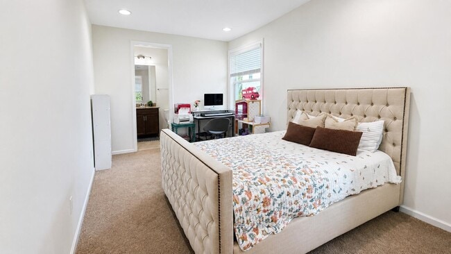 Building Photo - 16454 Helix Ct