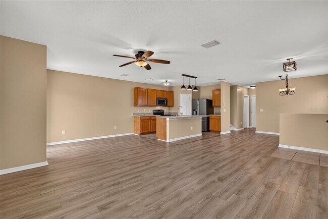 Building Photo - 817 Ashentree Dr