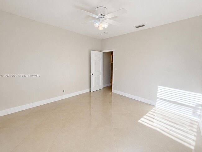Building Photo - 8142 Silver Palm Ct