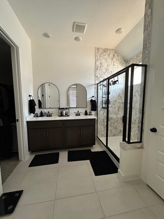 Building Photo - 2113 Western Vw Dr