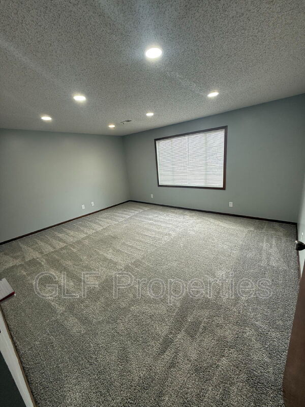 Building Photo - 46 Bradford St