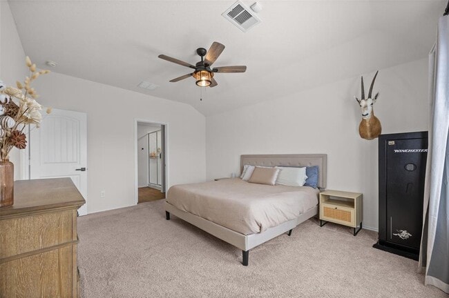Building Photo - 325 Granary Dr