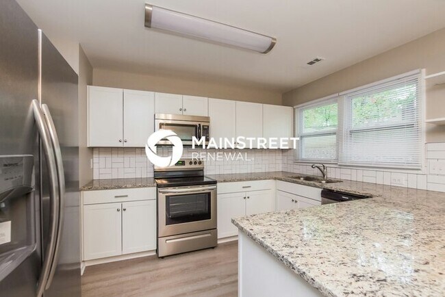 Building Photo - 4 Bedroom Pet-Friendly Home in Charlotte, ...