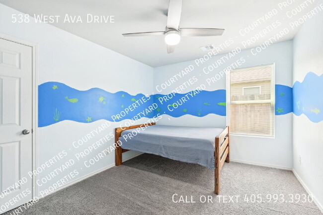 Building Photo - 538 W Ava Dr