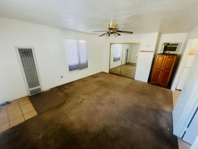Building Photo - Charming 3-Bedroom Home including 250sqft ...