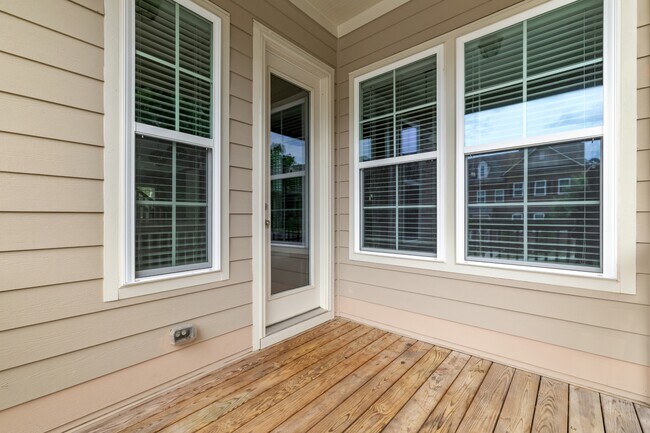 Building Photo - 3102 Rushworth Dr