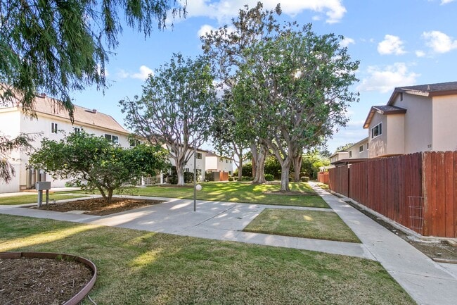 Building Photo - Spacious Detached Home with Private Patio in Prime Tustin Community
