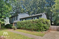 Building Photo - 6815 Saddle Ridge Rd