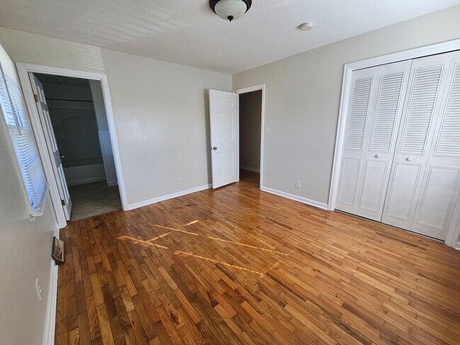 Building Photo - 167 Hill-N-Dale Dr