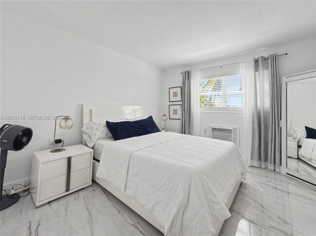 Building Photo - 5301 Ocean Terrace