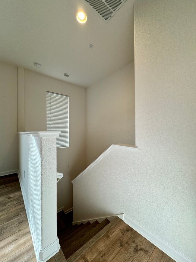 Building Photo - TENTATIVELY RENTED 3 Bedrooms, 2 1/2 Bathrooms, Serene Napa Setting