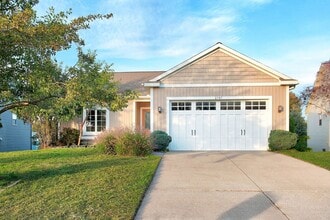 Building Photo - 3 BED 3 BATH HOME ON LAKE
