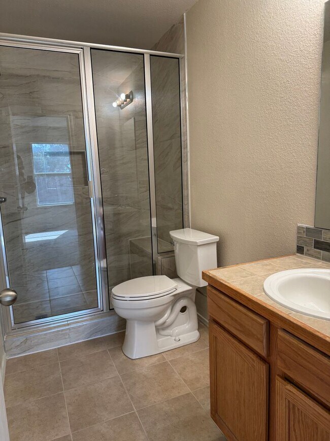 Building Photo - 400 Blue Shale Dr