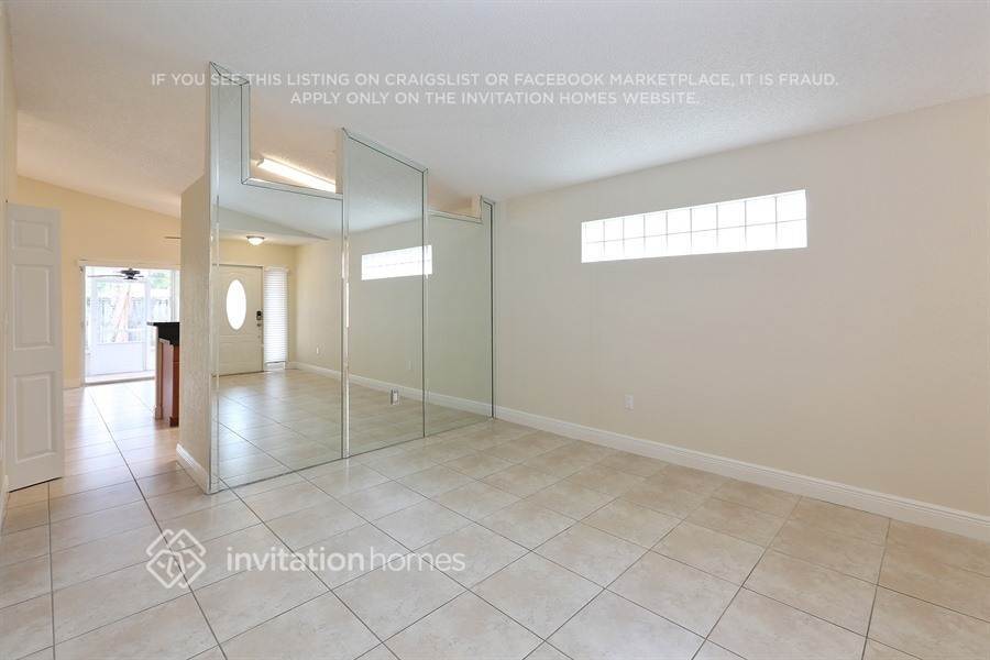 Building Photo - 7651 NW 168th Terrace
