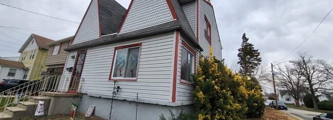 Building Photo - beautiful corner house