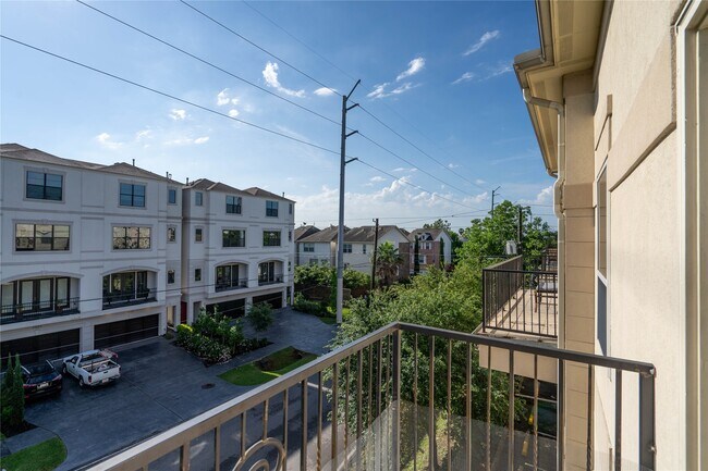 Building Photo - 5801 Winsome Ln