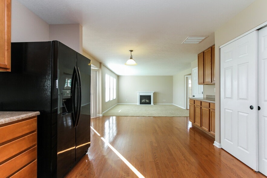 Building Photo - 2294 McGregor Dr