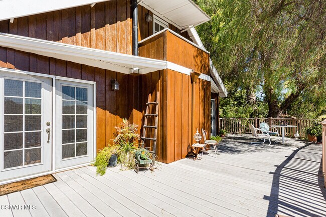 Building Photo - 1052 Hacienda Dr