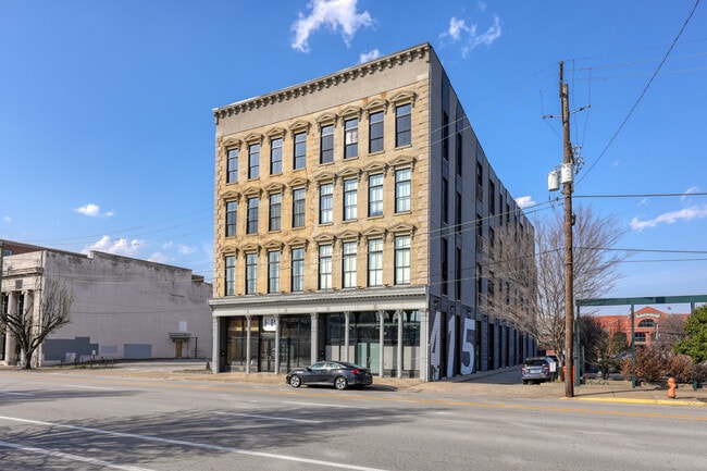 Primary Photo - 415 E Market St
