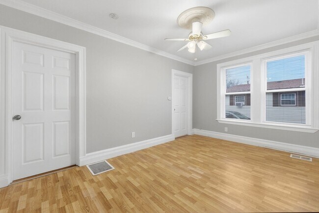 Building Photo - 20 Bennett St