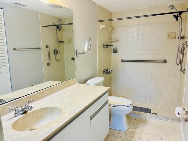 Building Photo - 6211 Timberlake Dr