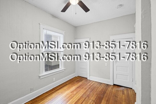 Building Photo - West Plaza!!!