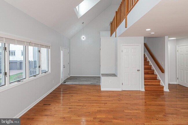 Building Photo - 7 Exeter Ct