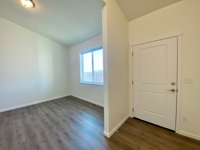 Building Photo - Beautiful, Newly-Built Home with Office