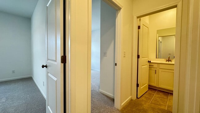 Building Photo - 55 Peeples Dr