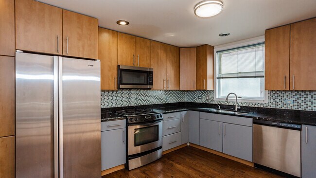 Building Photo - 5510 S Cornell Ave